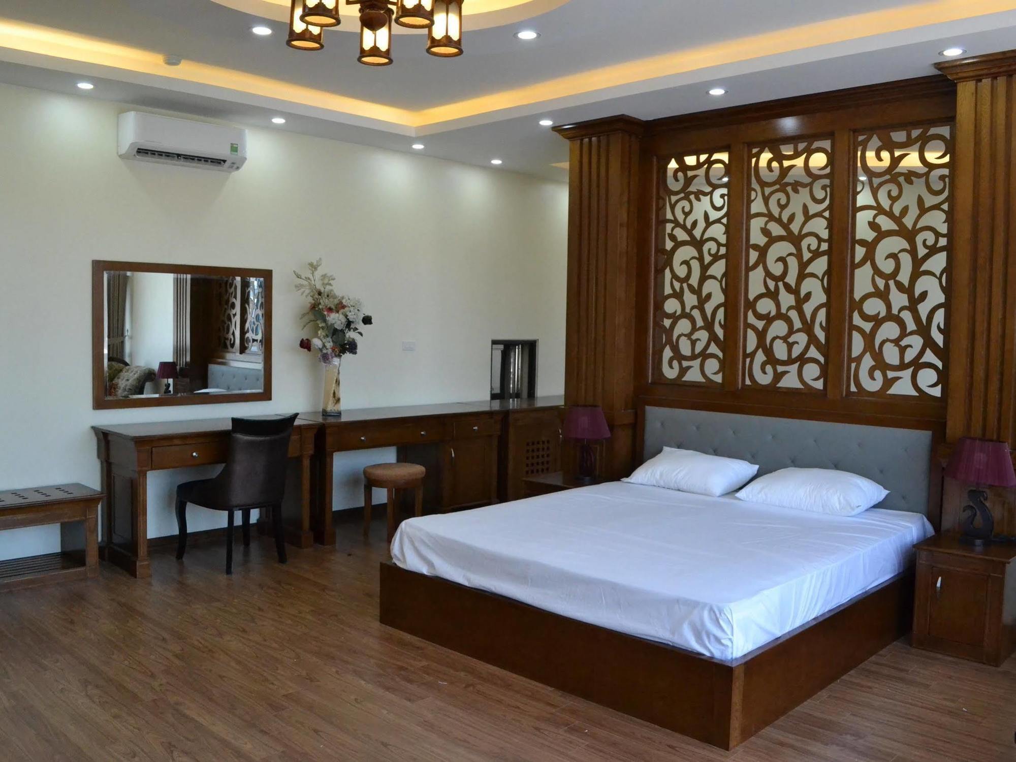 Ruby Ha Long Hotel Exterior photo